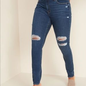 New!! Old Navy distressed super skinny Rockstar jeans